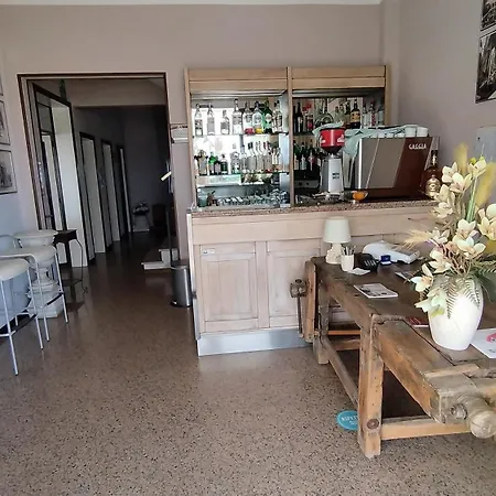 Lucy Hotel 2*